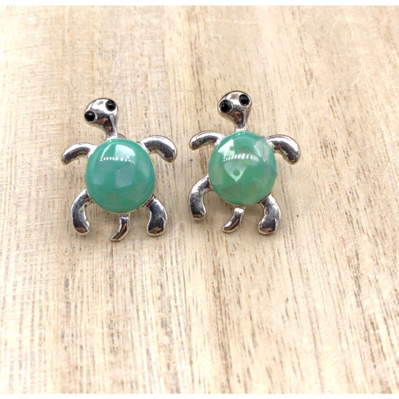 Sea Turtle Earrings Green Resin Pearlescent Confetti Silver Tone Studs - Picture 2 of 6
